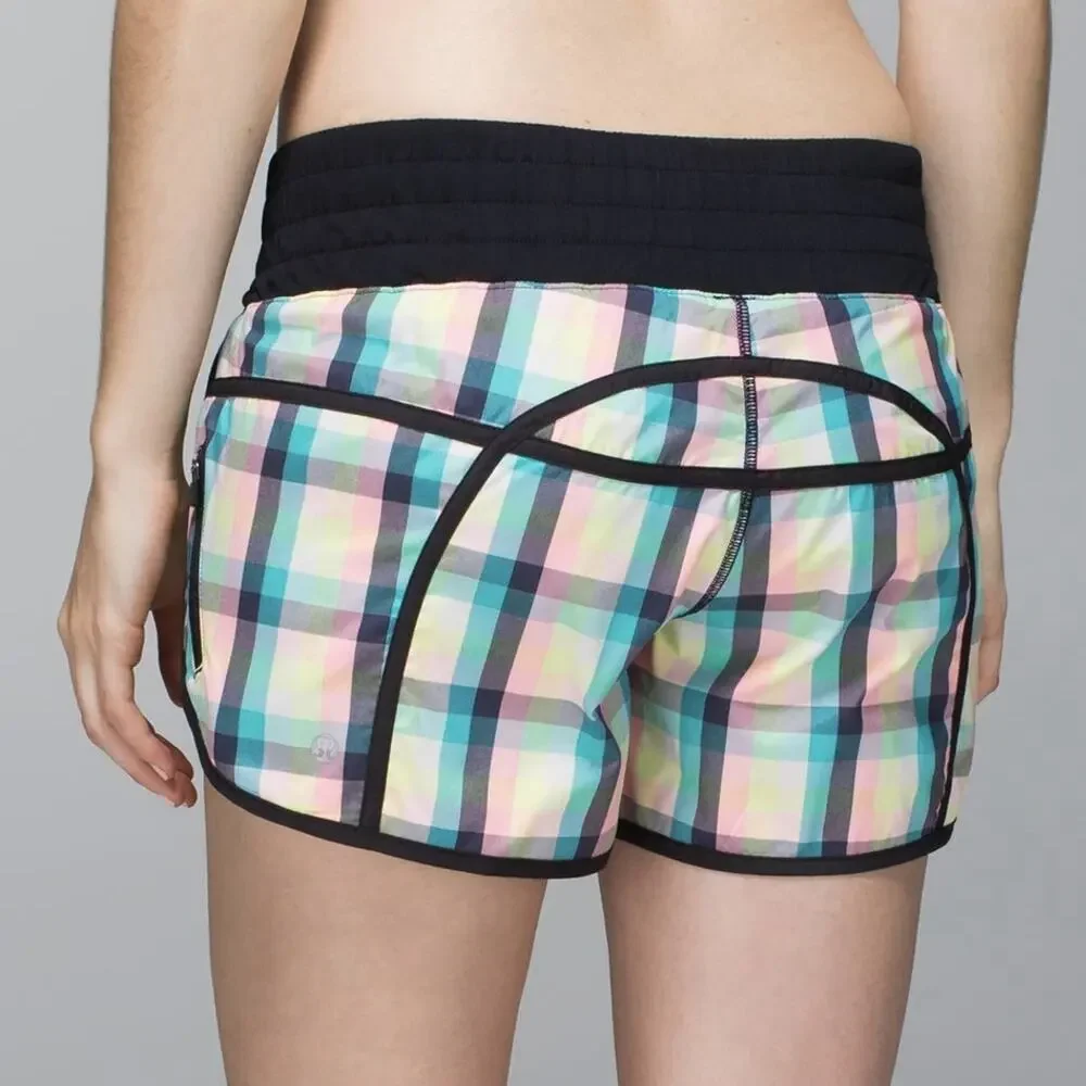 Lululemon Tracker Short II Women’s Size 4 Wee Wheezy Check Low Rise Rare